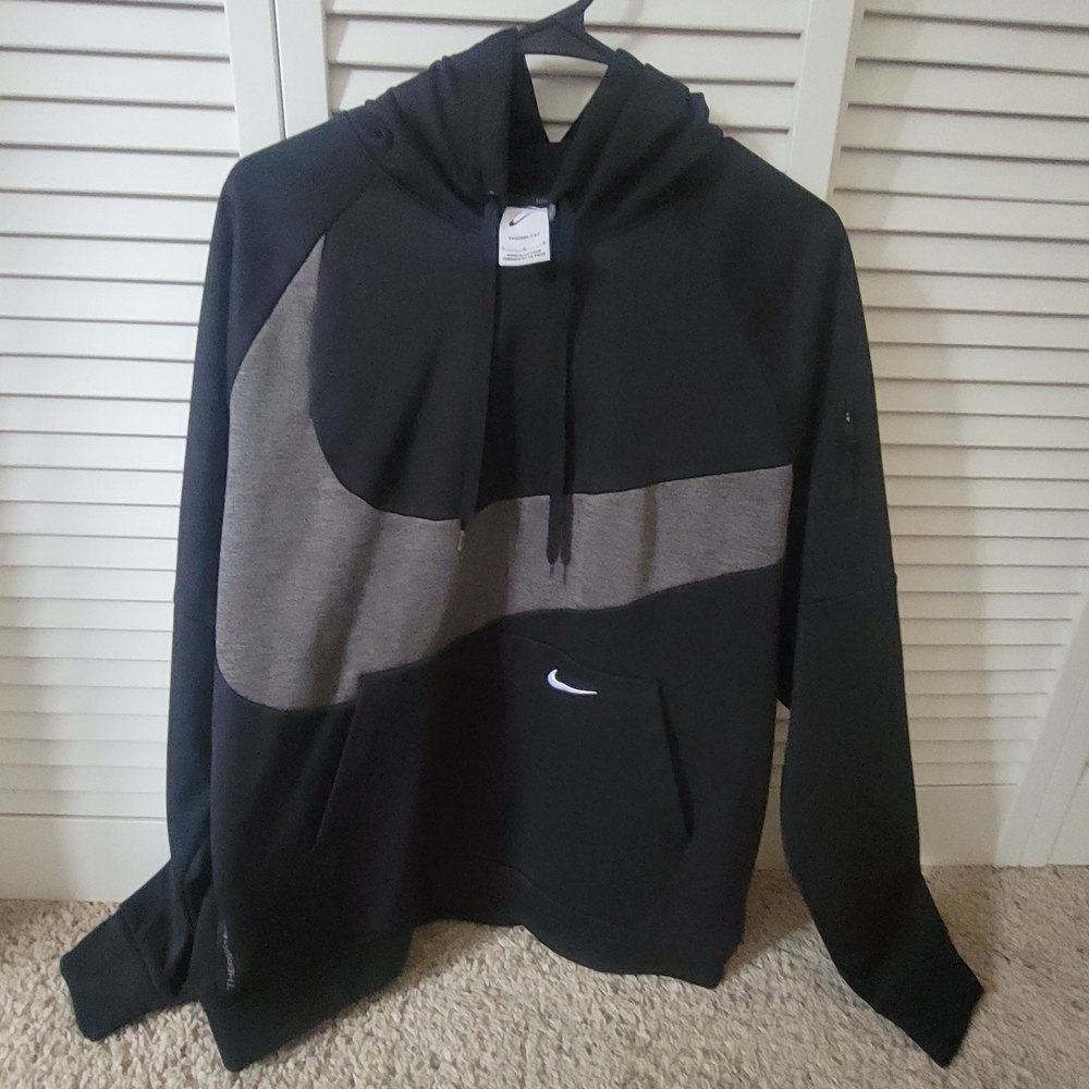 Nike Men's Black and Gray Colorblock Hoodie